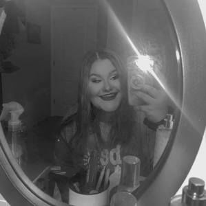 Meet your Posher, Vanessa